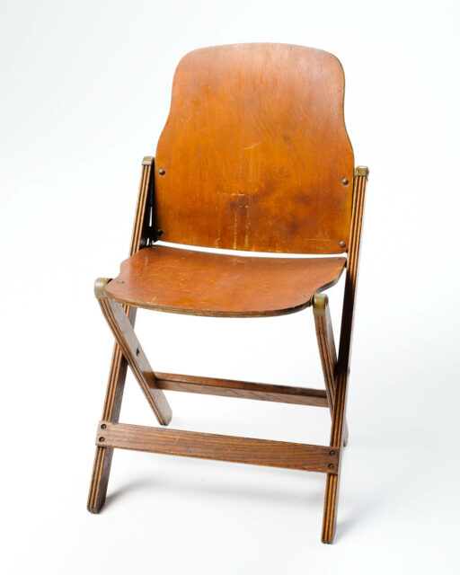 Front view of Wonder Folding Chair