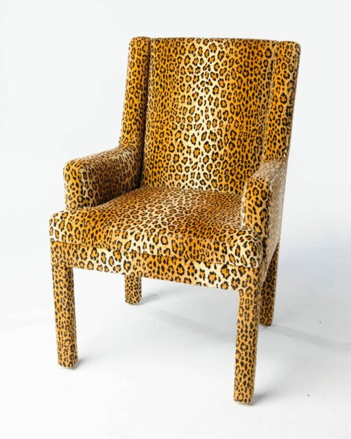 Front view of Santi Chair
