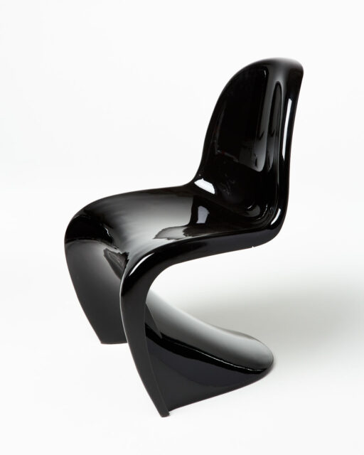Front view of Black Scoop Chair