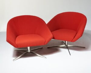 Red Egg Pod Chair ⋆ Movie Prop Rentals