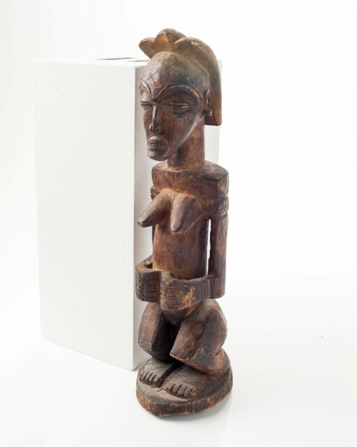 Front view of Nefertiti Idol