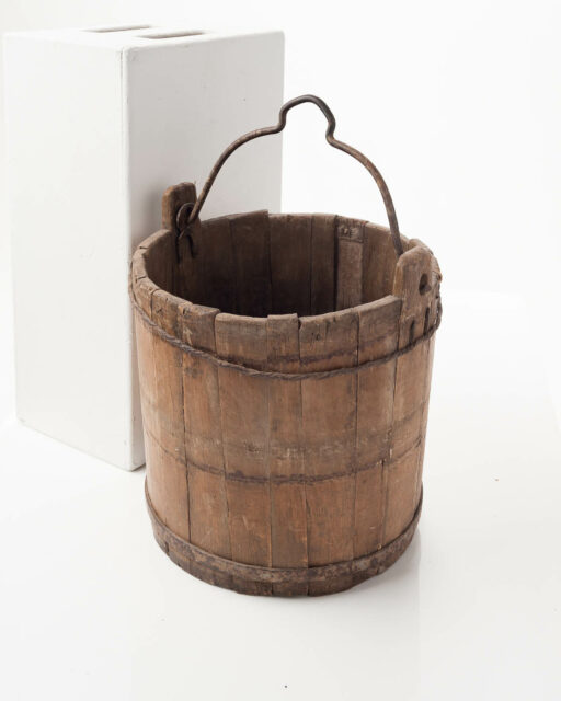 Front view of Wooden Bucket