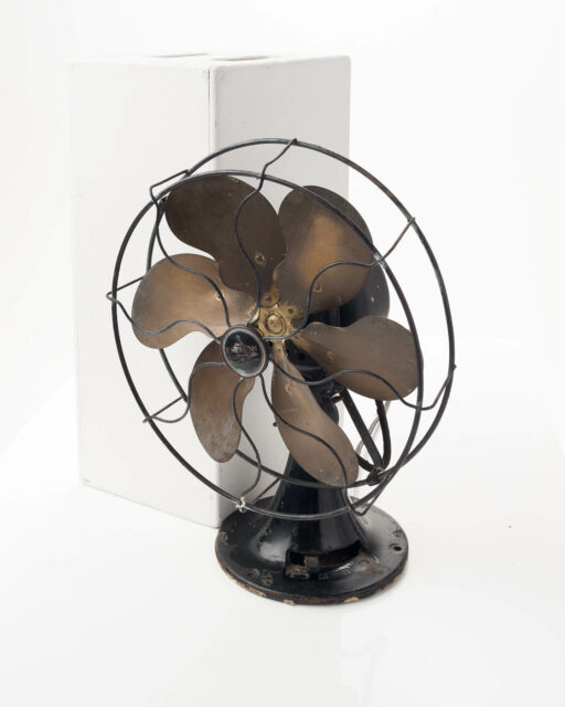 Front view of Antique Emerson Table Fan