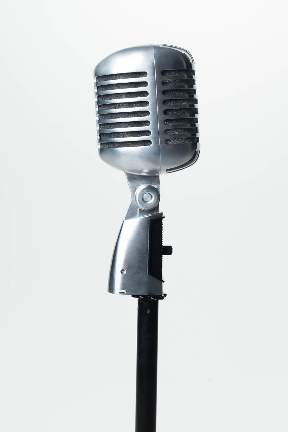 MU065 Holly Black Microphone with Cable and Stand Prop Rental | ACME