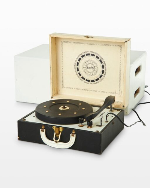 Front view of Thad Portable Turntable