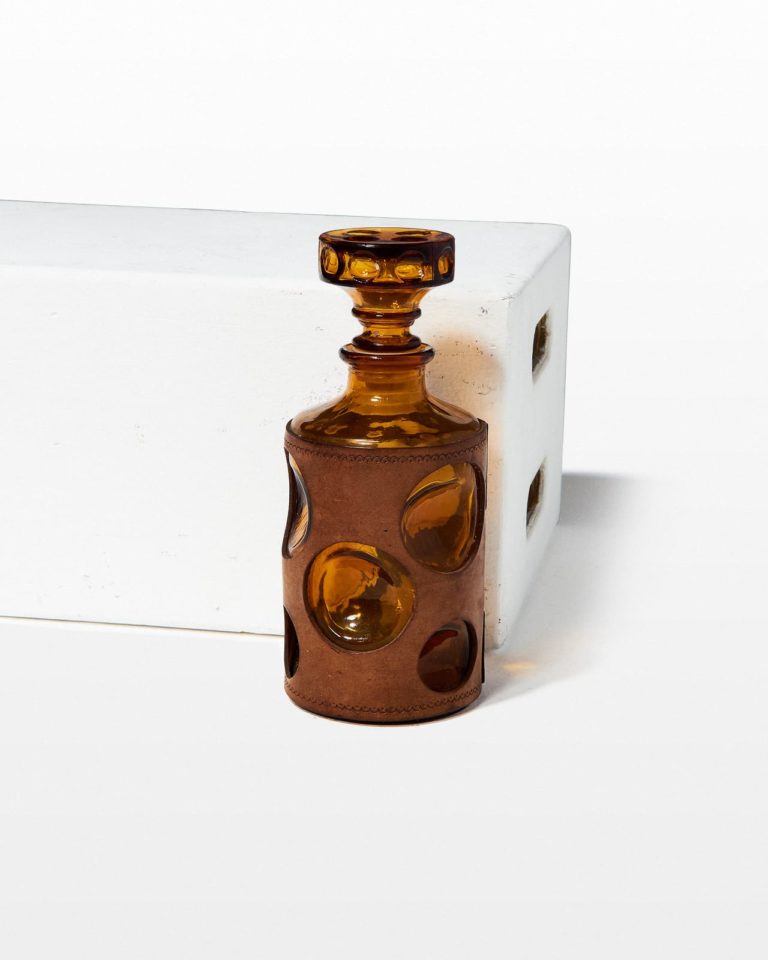 Front view of Greta Decanter