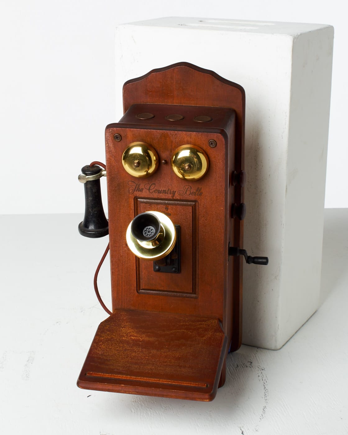 Первый телефон екатеринбург. Первые Телефонные аппараты а. Белл 1876).