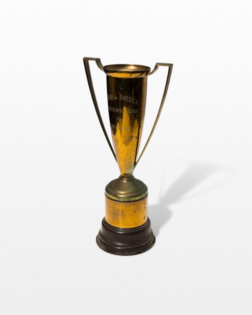 Front view of Nash Trophy
