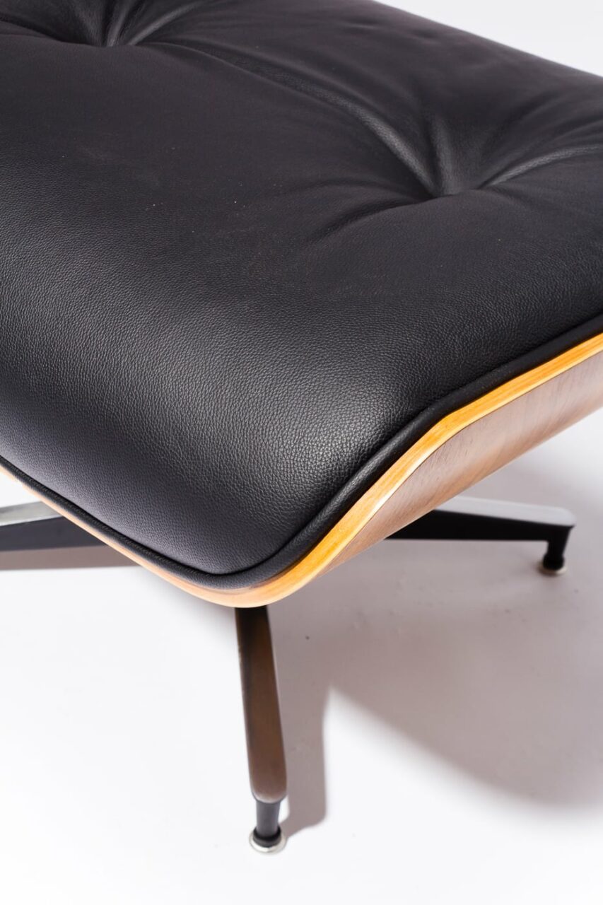 Wens bagage condensor CH587 Black Eames-Style Lounge Chair and Ottoman Prop Rental - ACME Brooklyn
