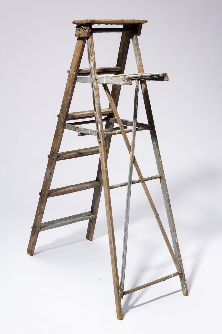 LA019 5 1/2 Foot Grey Jona Ladder Prop Rental - ACME Brooklyn