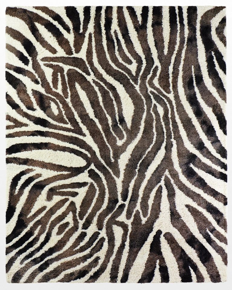 Front view of Matiko 8 x 10′ Foot Rug