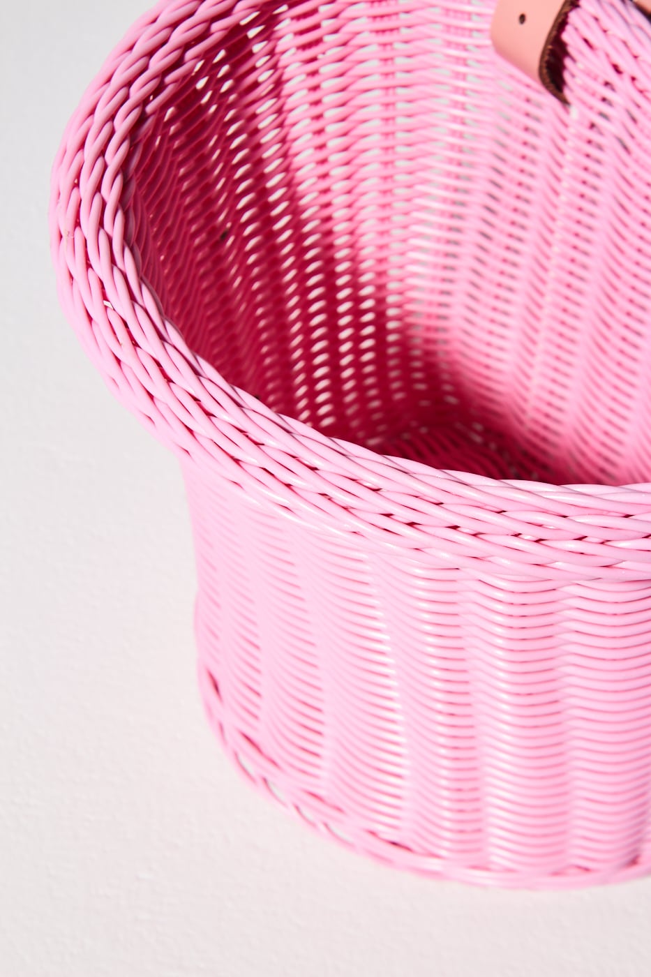 pink basket bike