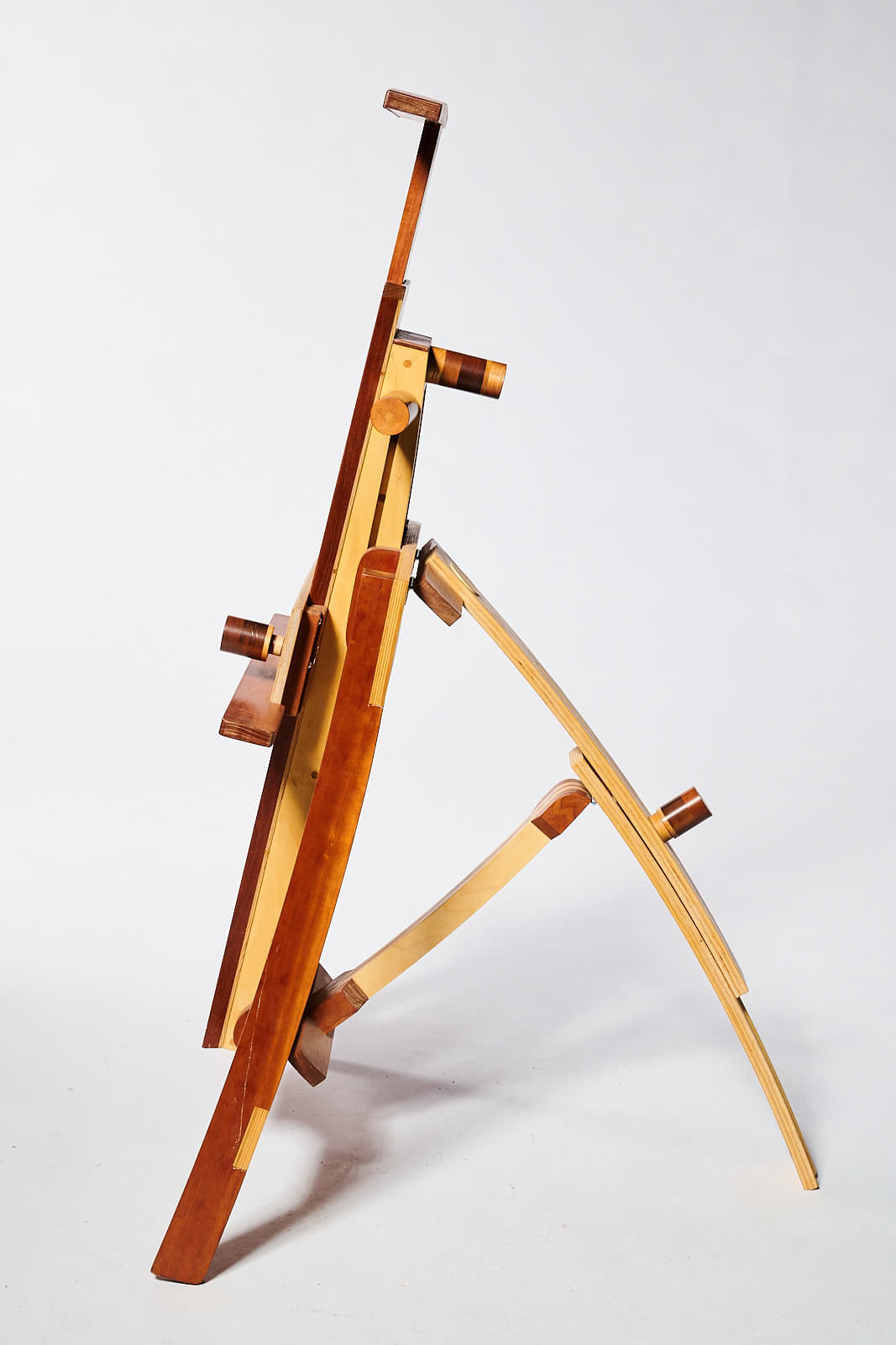 AR087 Craftsman Adjustable Easel or Display Stand Prop