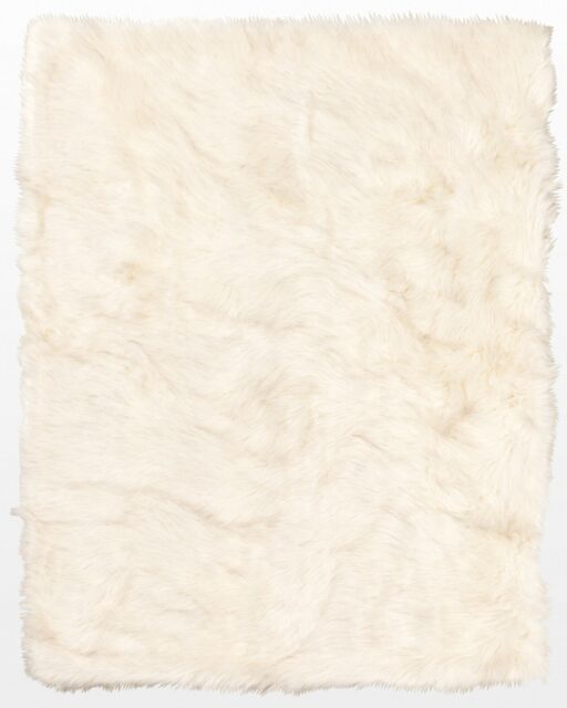 Front view of Safa White 4 x 5′ Foot Faux Fur Throw