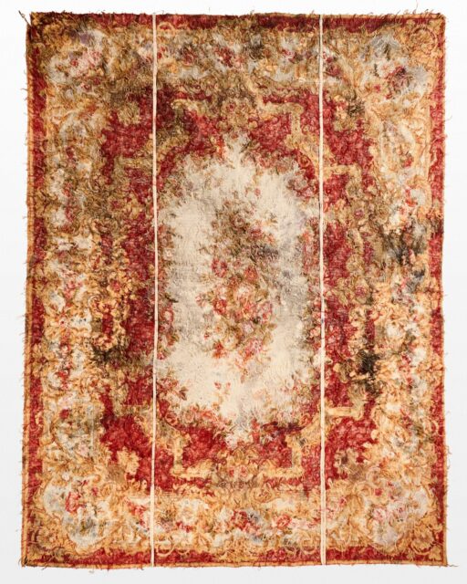 Front view of Florentine Distressed Thread 6.5 x 8.5' Foot Rug