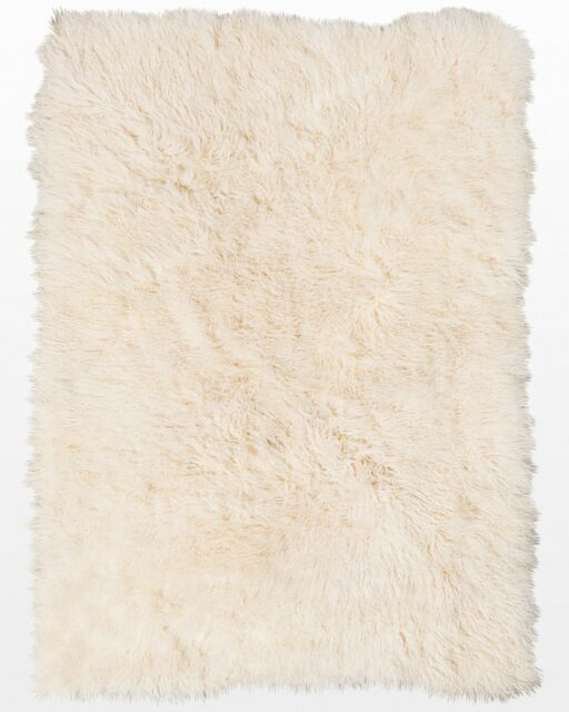 Front view of Jiffy White 5 x 7′ Foot Faux Fur Throw