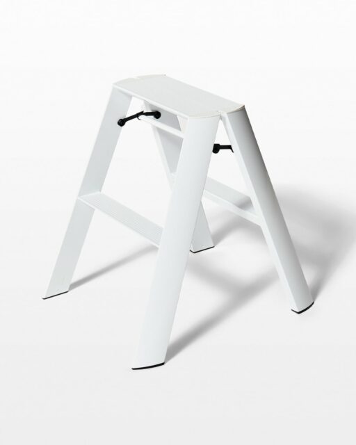 Front view of Lui Stepladder