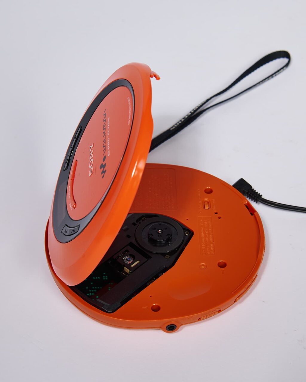 MU236 Mains Walkman Cassette Player with Headphones Prop Rental - ACME  Brooklyn
