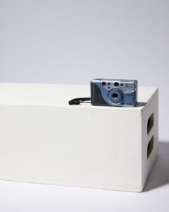 VC084 Polaroid 7500z Film Camera Prop Rental - ACME Brooklyn