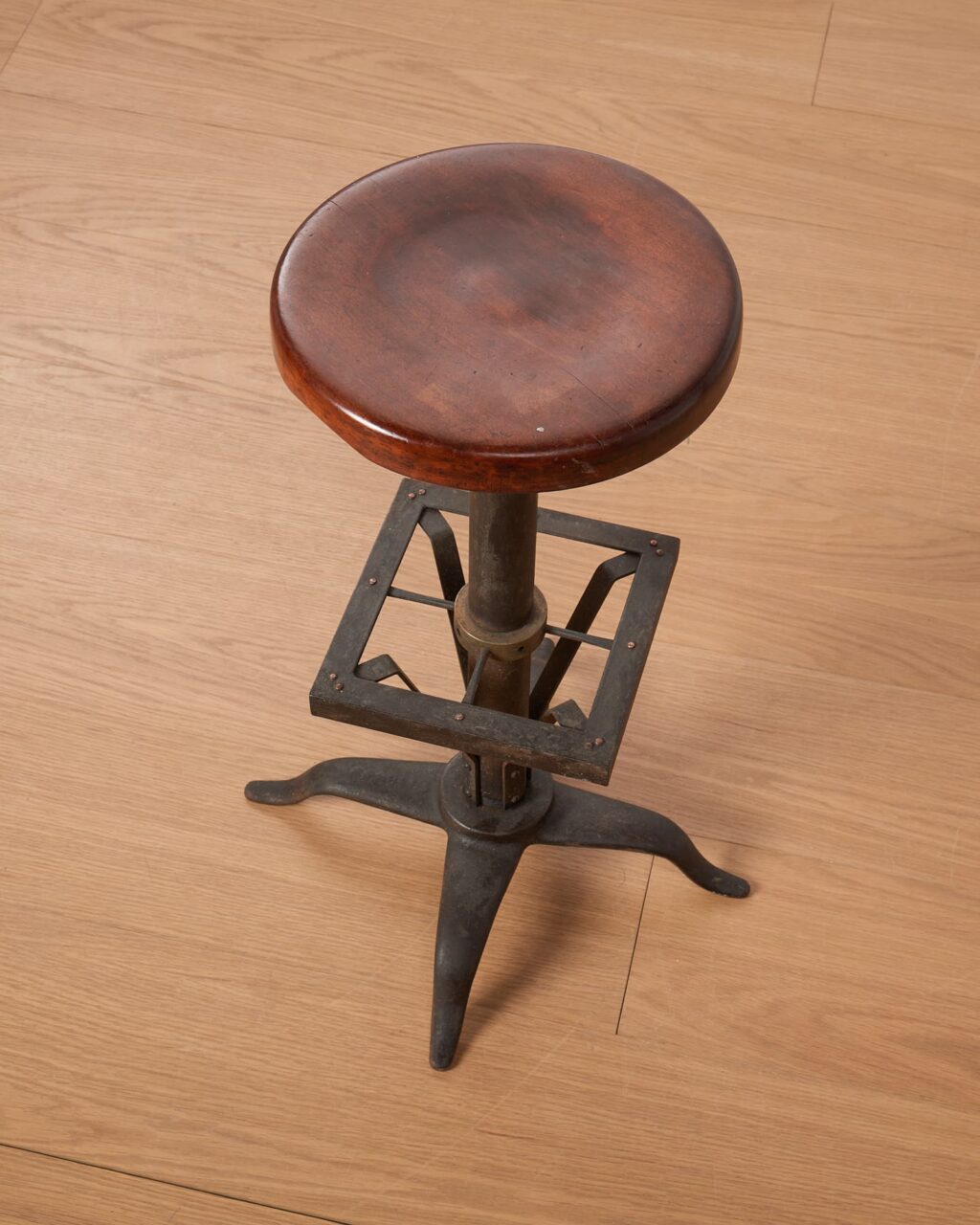 ST450 Omar Adjustable Stool Prop Rental - ACME Brooklyn